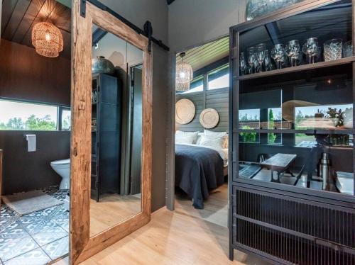 Modern Summerhouse Views Outdoor Spaces Patio in 勒伊加湖