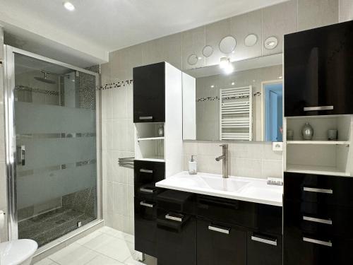 Apartment with Terrace image 10
