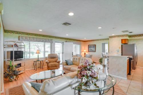 Cozy Frostproof Escape with Private Hot Tub! in Frostproof, USA