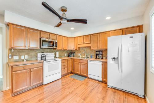 Pet-Friendly Charlotte Home with Deck Near Uptown! in Charlotte, USA