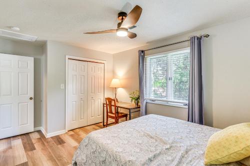 Pet-Friendly Charlotte Home with Deck Near Uptown! Pet-Friendly Charlotte Home with Deck Near Uptown!