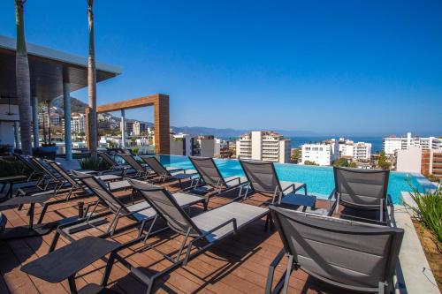Rooftop Pool, Large Balcony, Hot Tub, Gym, Puerto Vallarta (photo 9)