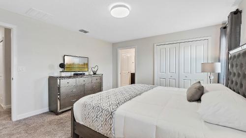 4 Bedrooms - 3 Bathrooms - Storey Lake 4925 Wa, Osceola