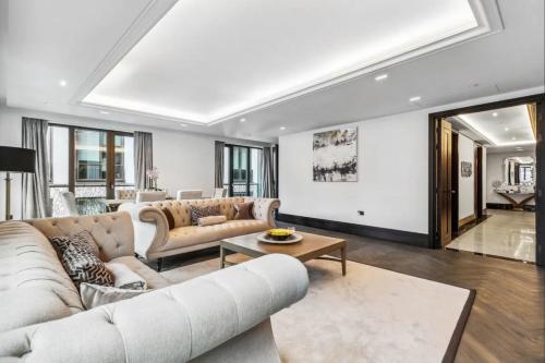APT Luna BB Ashburton Pl