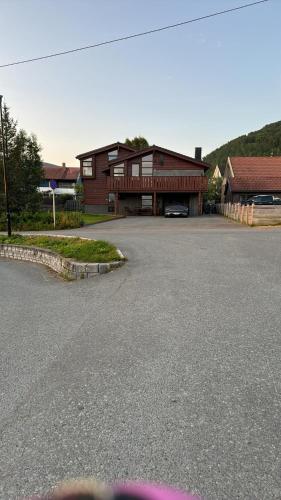 Very centrally located apartment with free parking 3