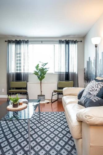 Downtown Atlanta 2B Queen Bed Free Parking LM2202 in Atlanta, USA