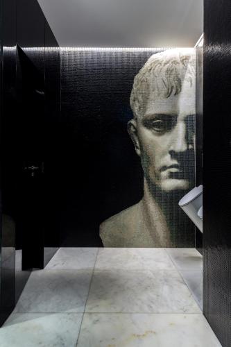 4615 Hotel - image 2