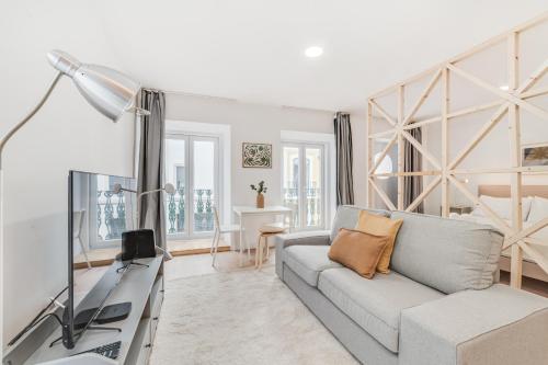 By the River - Alcantara Apartments, Lisabon