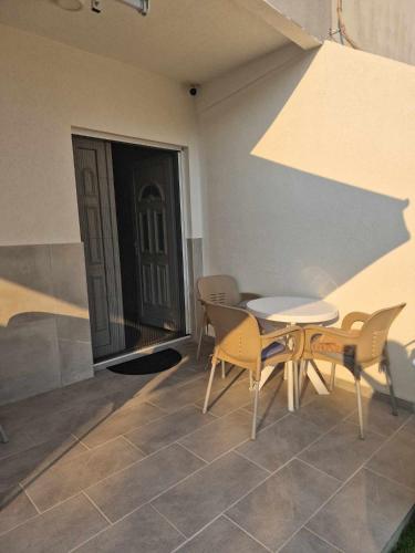 Double Room image 7