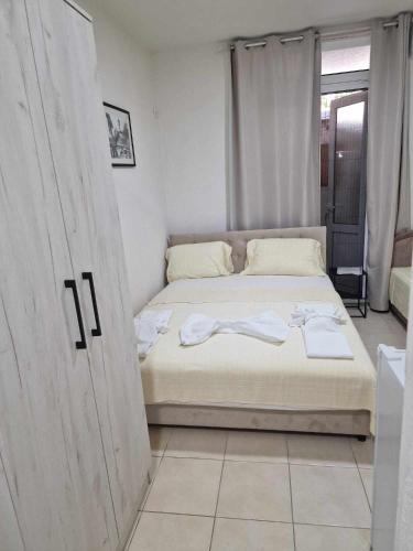 Double Room image 8