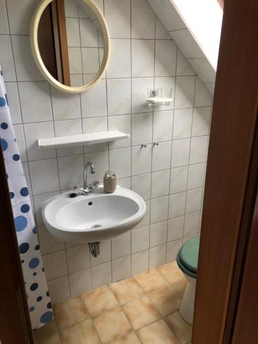 Pension Feist Zimmer 6 in Dagebull