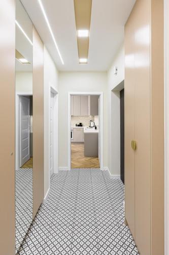 Quiet Apartment on the Main Square, 2 Bathrooms, Wrocław (photo 10)