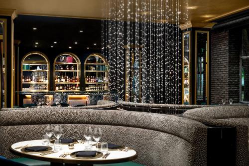 The Admiral Hotel Mobile, Curio Collection by Hilton
