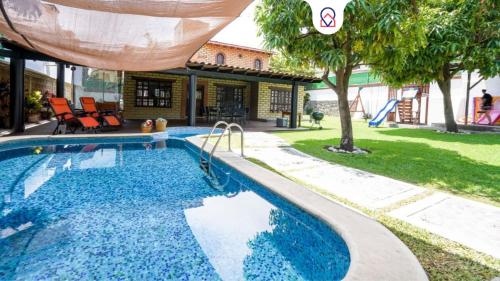 Amazing family house in Oaxtepec Pool & Hot tub in Oaxtepec, Mexiko