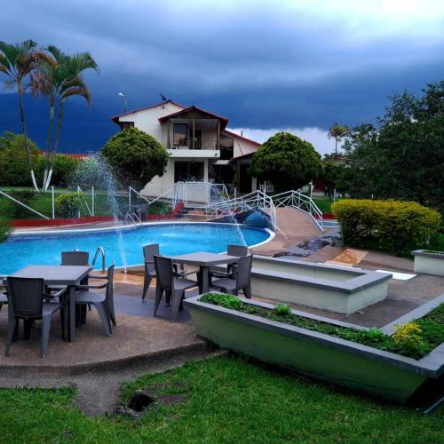 Villa Claudia, Calarcá