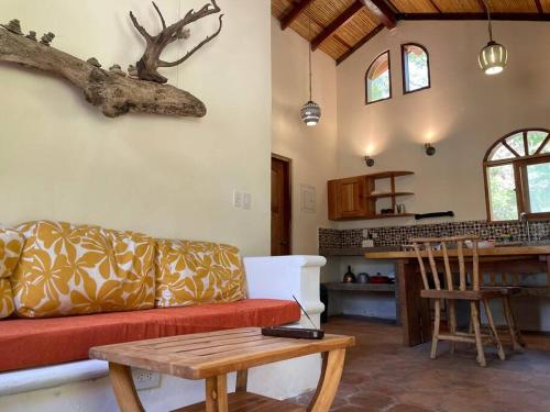 La casita blanca, Las Planadas next Yankee Beach in Escamequita