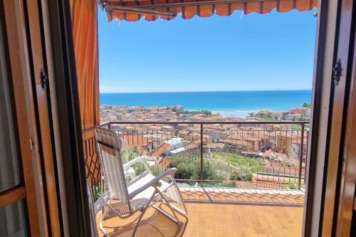 TheKeyStudio, La Casa del Mare Azzurro with seaview