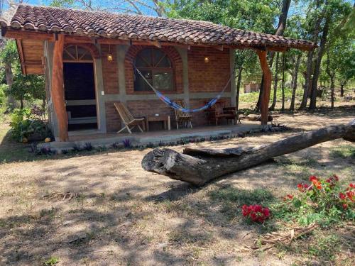 La casa de ladrillo, Las Planadas near Yankee Beach in Escamequita