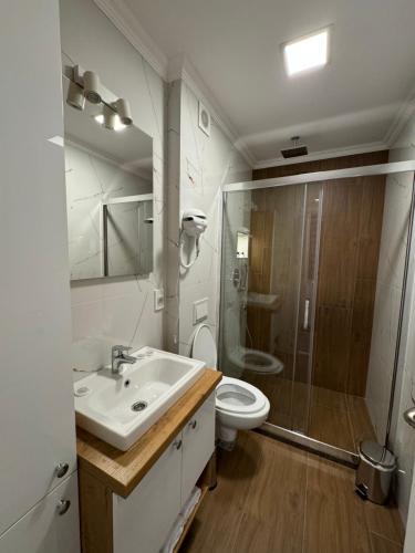 One-Bedroom Apartment image 8