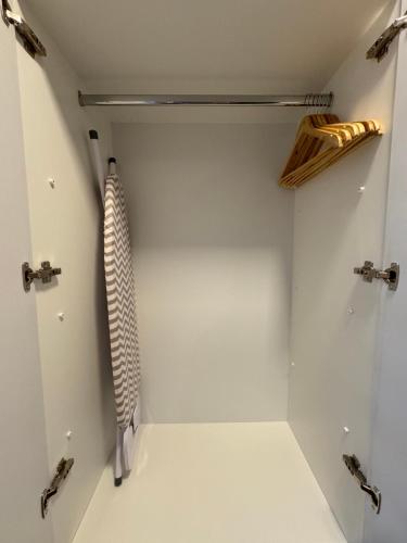 One-Bedroom Apartment image 7