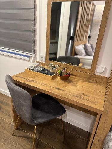 One-Bedroom Apartment image 6