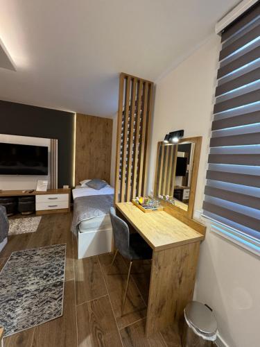 One-Bedroom Apartment image 2