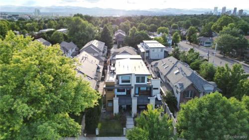 Luxurious, Modern Townhome 5 minute Walk from Cherry Creek North