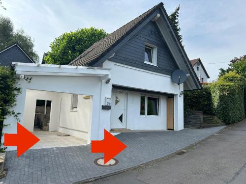 Charmantes Tiny Haus mit 2 Wohnungen Charmantes Tiny Haus mit 2 Wohnungen