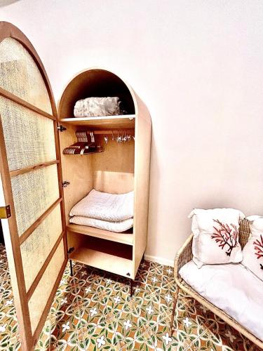 FronteMare & MariMare Isola Bella Apartment by Taormina Holidays, Таормина (фото 7)
