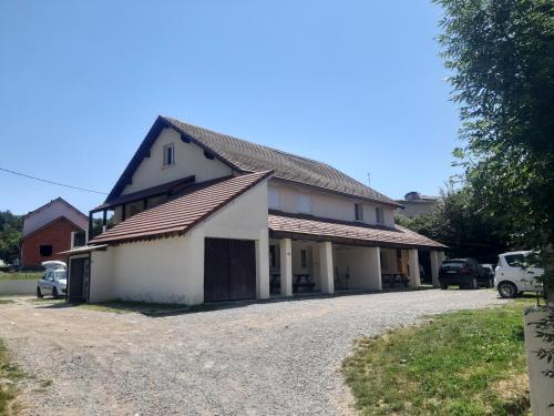 Gogo location 1 photo 3