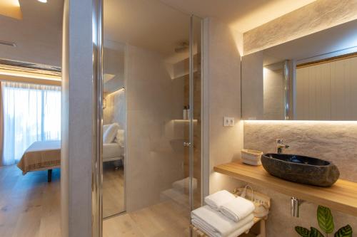 XULOS Rooms & Suites