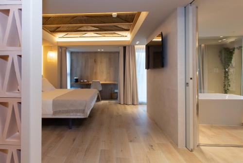 XULOS Rooms & Suites