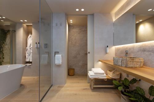 XULOS Rooms & Suites