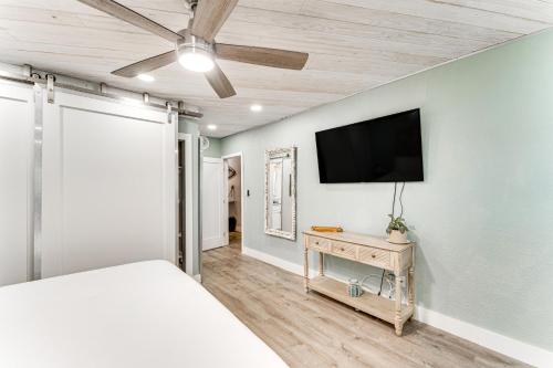 Oceanfront Condo with Views 1 Mi to New Smyrna Beach in New Smyrna Beach, USA