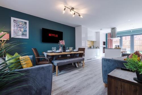 Modern 5 Bedroom House in Manchester by PureStay - Short Stay with Service Accommodation & Free Parking, Manchester (photo 7)