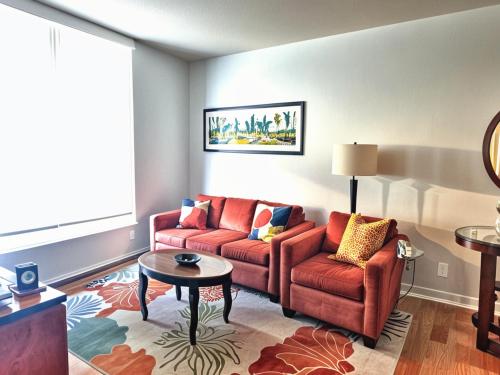 GORGEOUS Hollywood living - image 7