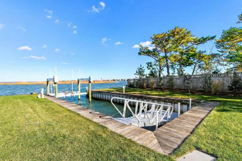 Webster Lagoon Retreat in Beach Haven, USA