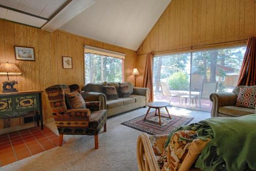 One-Bedroom Holiday Home