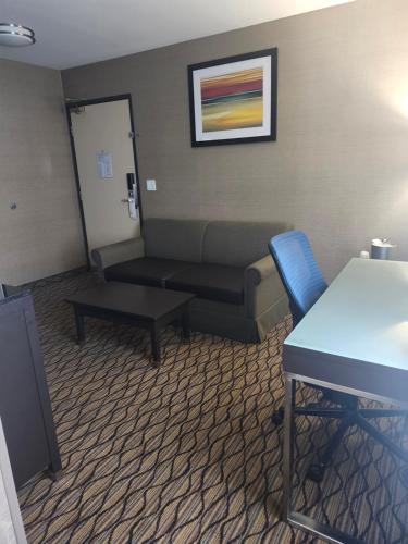 Holiday Inn Express Hotel & Suites Pasadena-Colorado Boulevard By IHG in Pasadena