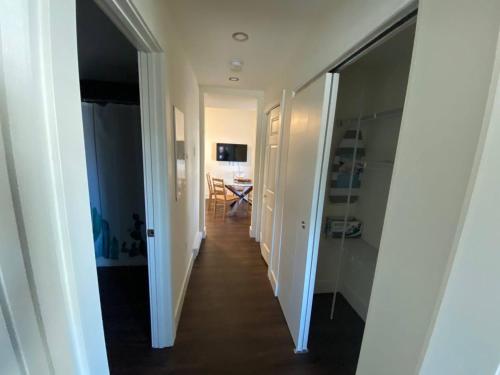 New Dt Apartment Walk To All - image 4