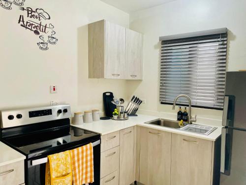 VaeTropicalParadise Free Puerto Seco Beach Access in Discovery Bay