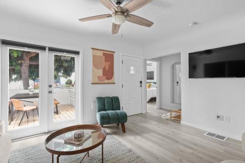 Urban Spanish Bungalow in San Diego, USA