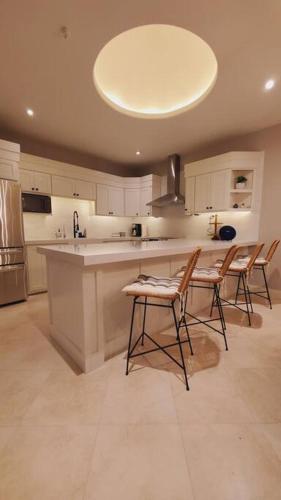 BEACH FRONT CONDO, PRIVATE BEACH and AMAZING VIEWS!! in Baja Malibu