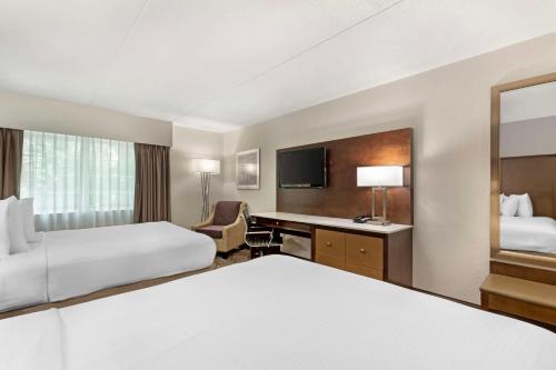 Best Western Plus Longbranch Hotel & Convention Center in Cedar Rapids, USA