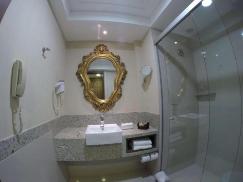 Suite with Frontal Sea View and Balcony image 5
