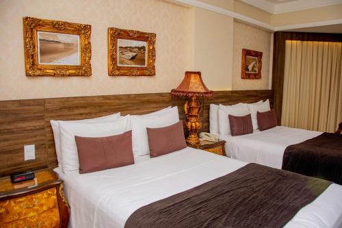 Luxury Room with Side Sea View image 2