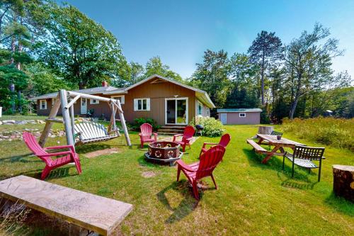 Between the Lakes in Conover, USA