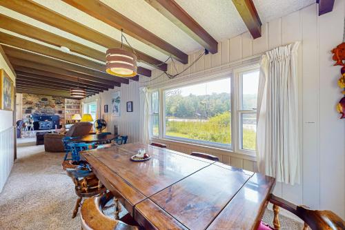 Between the Lakes in Conover, USA