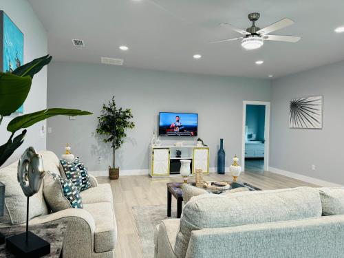 Brand New Tampa Oasis with Private Jacuzzi Retreat in Lutz (FL)