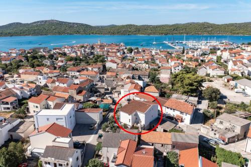 Apartments with a parking space Pirovac Sibenik - 13201